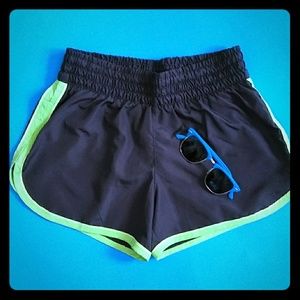 WOMEN'S SHORTS